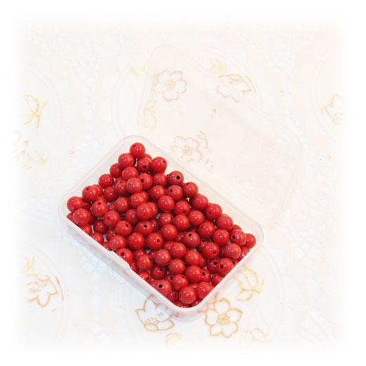 100 Red Beads with Plastic Box